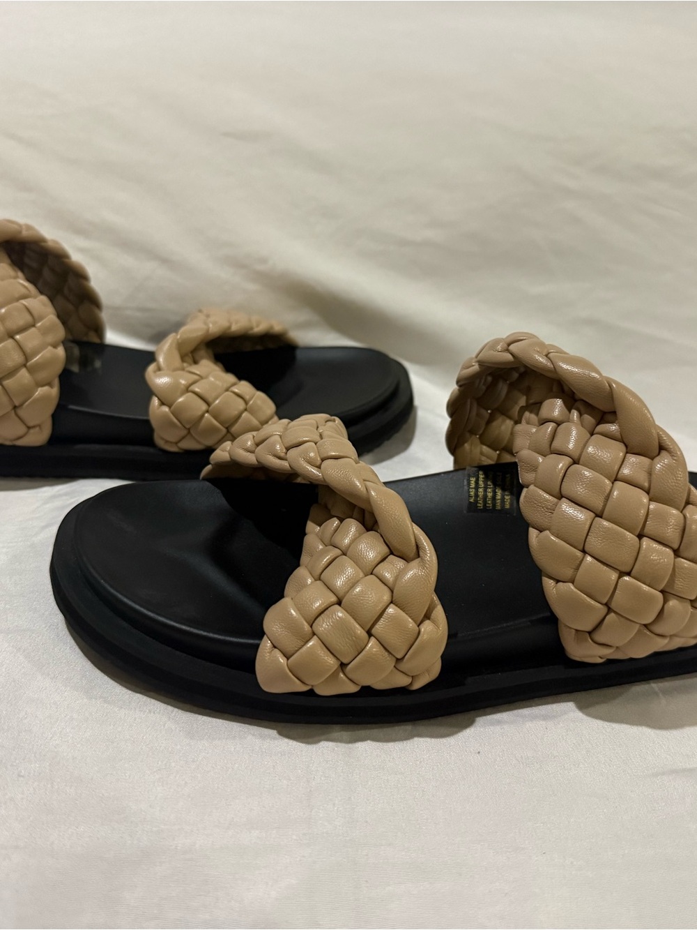 NWOT Alias Mae Soleis Twist Braid Strap Flat Sandals Natural Beige Size 9 - Picture 2 of 5